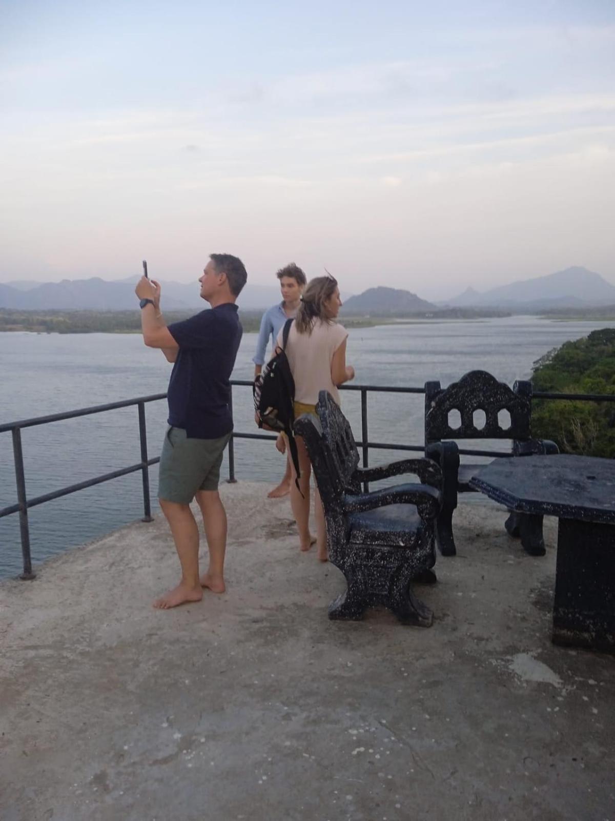 New Rasi Guest House Dambulla Buitenkant foto